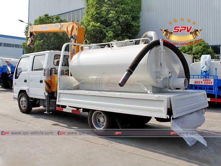 2,000 Litres Water Tanker Truck with Crane - LB